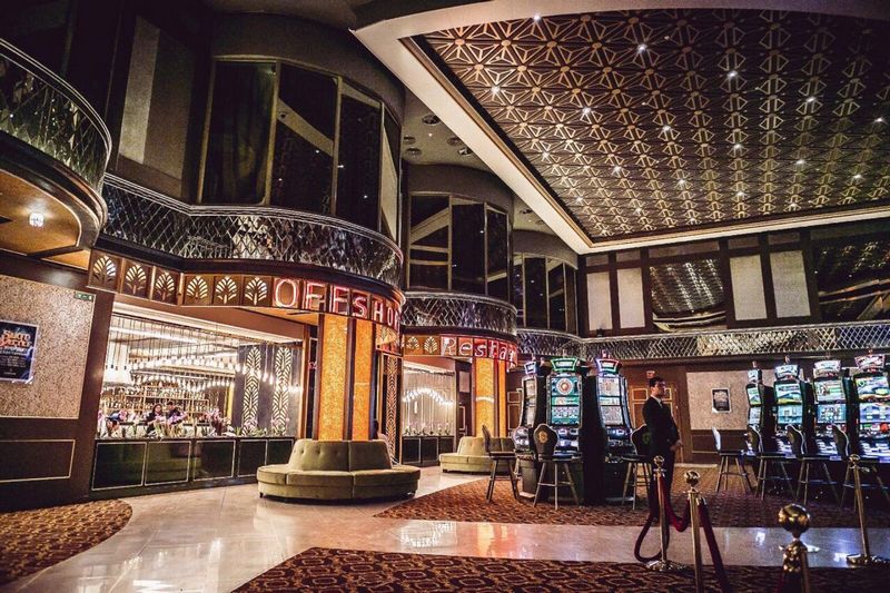 Посетите сайт казино LEV — центр развлечений, развития и наград